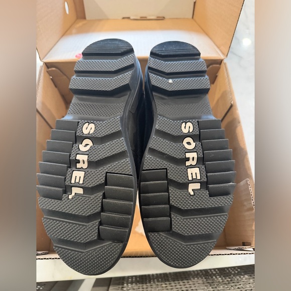 Sorel Tivoli IV Black Boots with White Accents - Picture 5 of 6